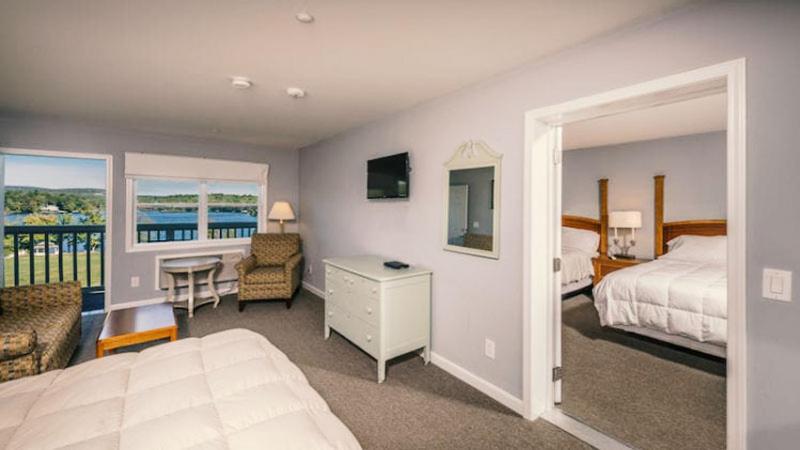 Crescent Lake Inn And Suites Wolfeboro Esterno foto