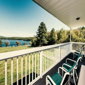 Crescent Lake Inn And Suites Wolfeboro Esterno foto